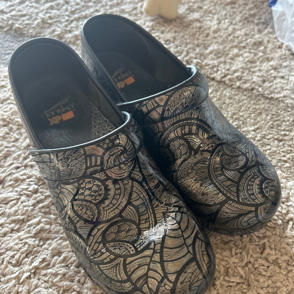 Dansko XP 20 Fossilized Patent Professional Nursing Clogs Women Sz EU 38 US 7.5